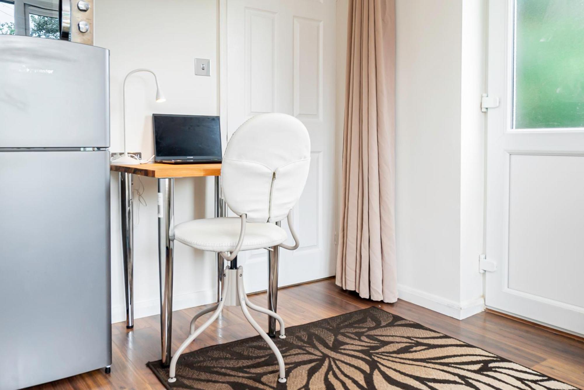 Earley Luxury Ensuite Room With Private Entrance 독서 외부 사진